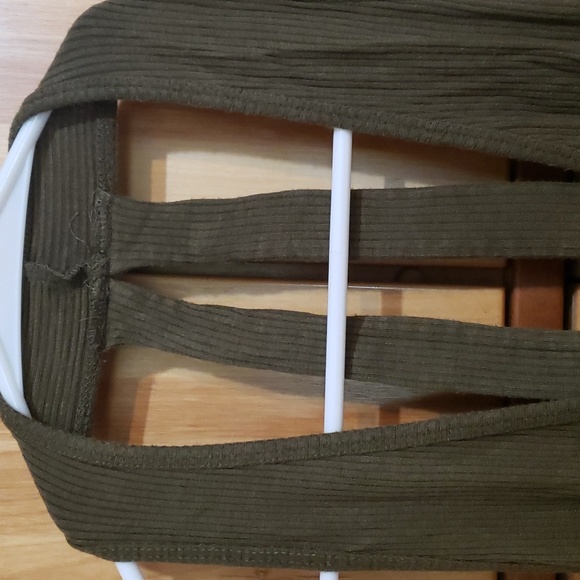 Abercrombie Wrap T-back Bodsuit. - Picture 2 of 5